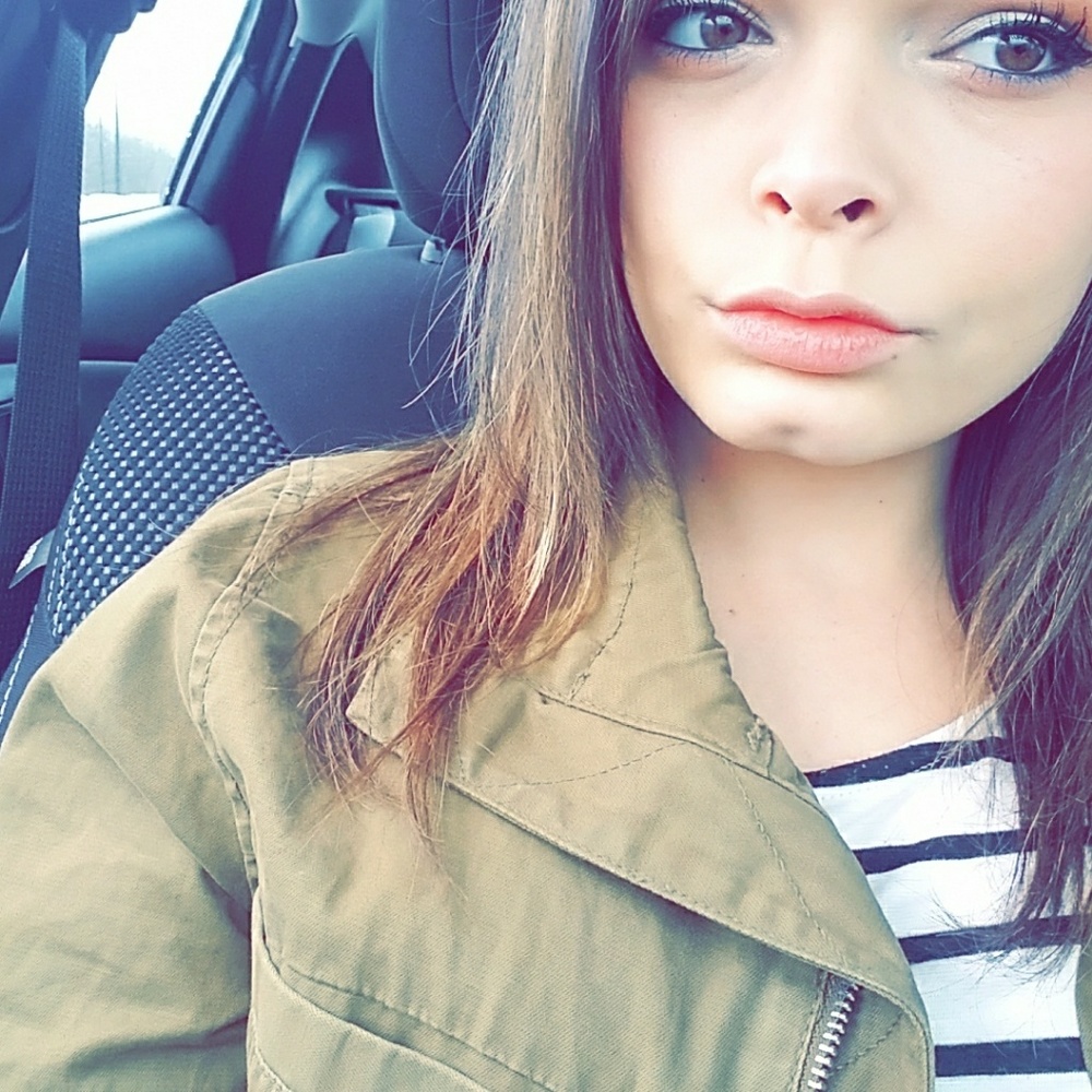 Meet your Posher, Ashley